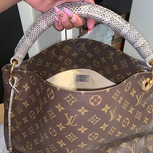 Artsy Mm Python handle (Discontinued)